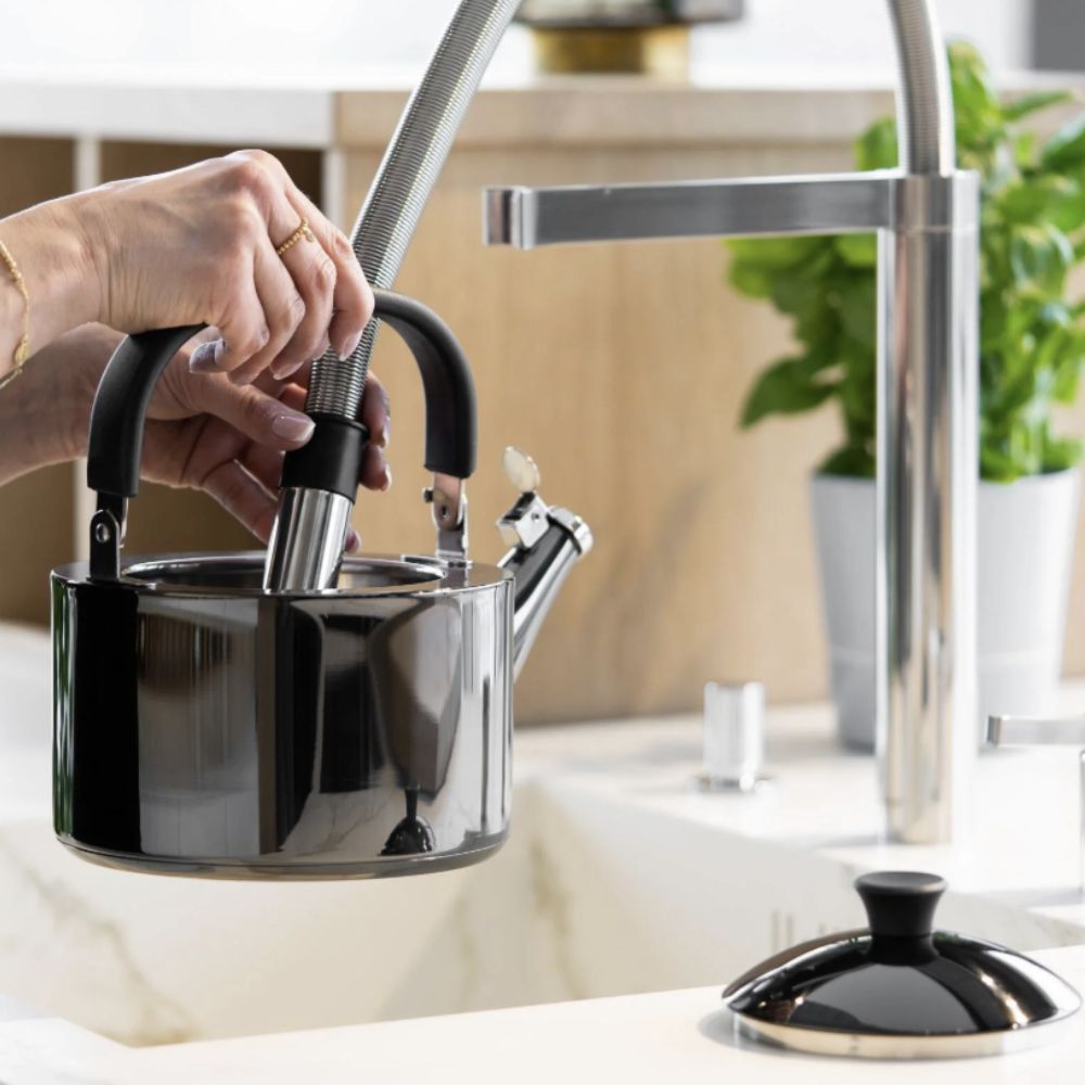 Vialli Design Diamante kanvica na čaj s píšťalkou, grafitová leštená oceľ 1,5 l